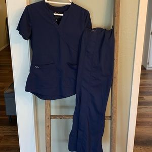 NrG navy scrub set